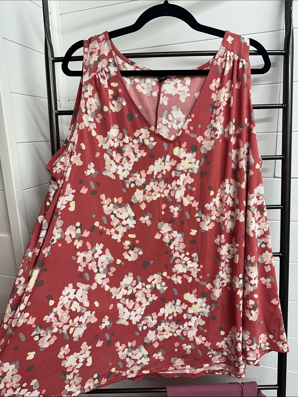 Lane Bryant Dusty Rose Floral V-Neck Sleeveless Tank